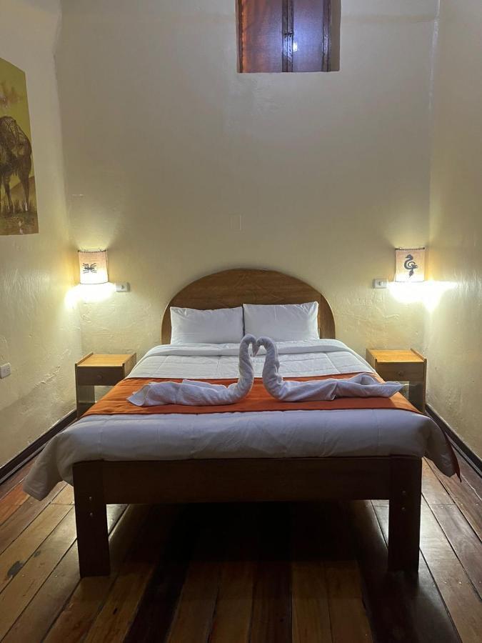 ホテル Hostal Andenes De Alabado クスコ エクステリア 写真