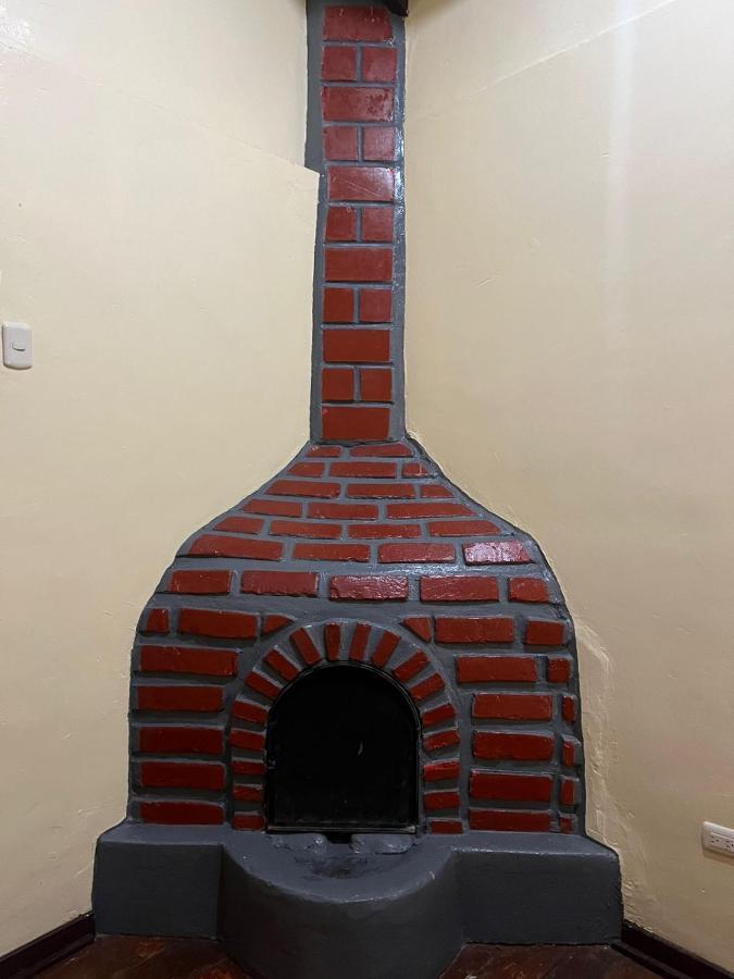 ホテル Hostal Andenes De Alabado クスコ エクステリア 写真