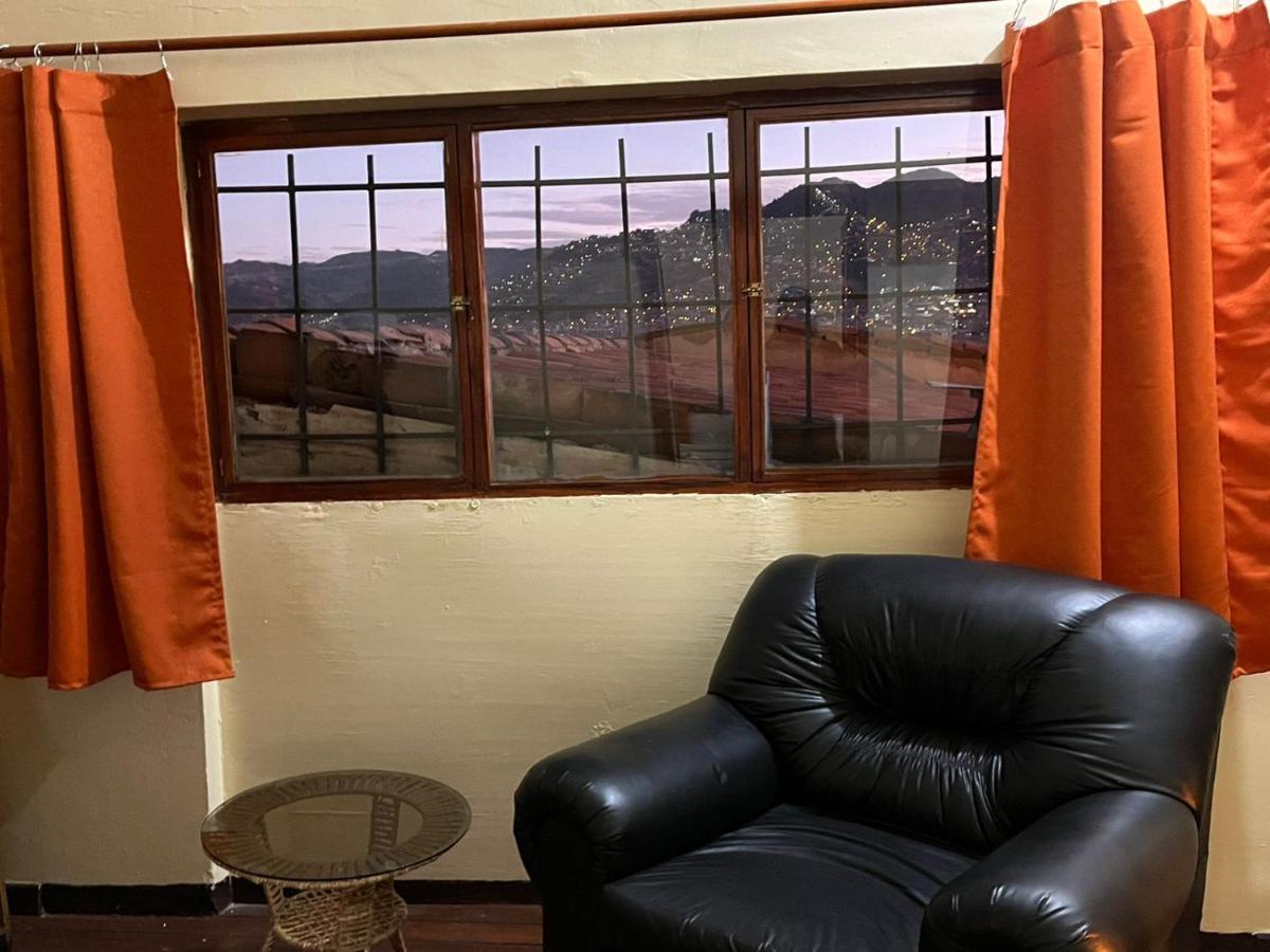 ホテル Hostal Andenes De Alabado クスコ エクステリア 写真